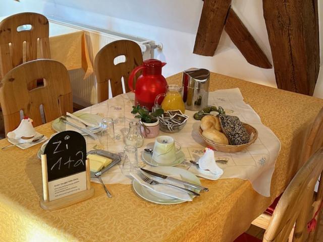 Worners Schloss Weingut & Wellness-Hotel พริคเซนชตัดท์ ภายนอก รูปภาพ