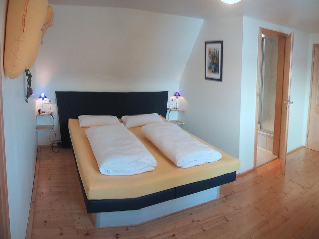 Worners Schloss Weingut & Wellness-Hotel พริคเซนชตัดท์ ภายนอก รูปภาพ