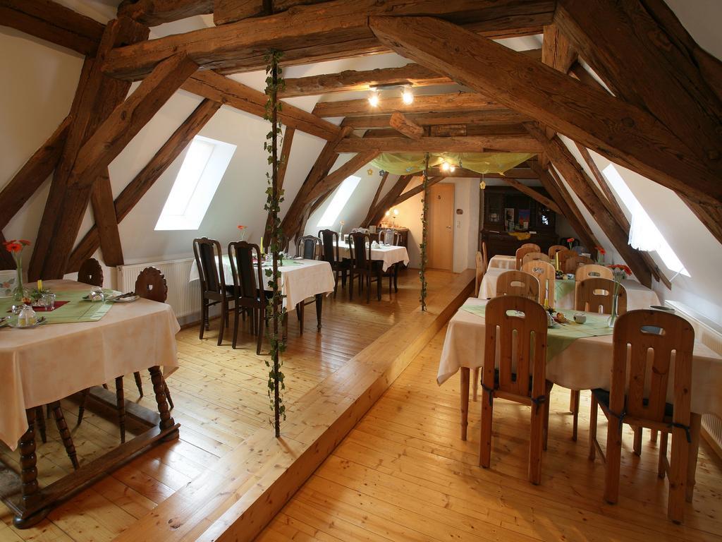 Worners Schloss Weingut & Wellness-Hotel พริคเซนชตัดท์ ภายนอก รูปภาพ