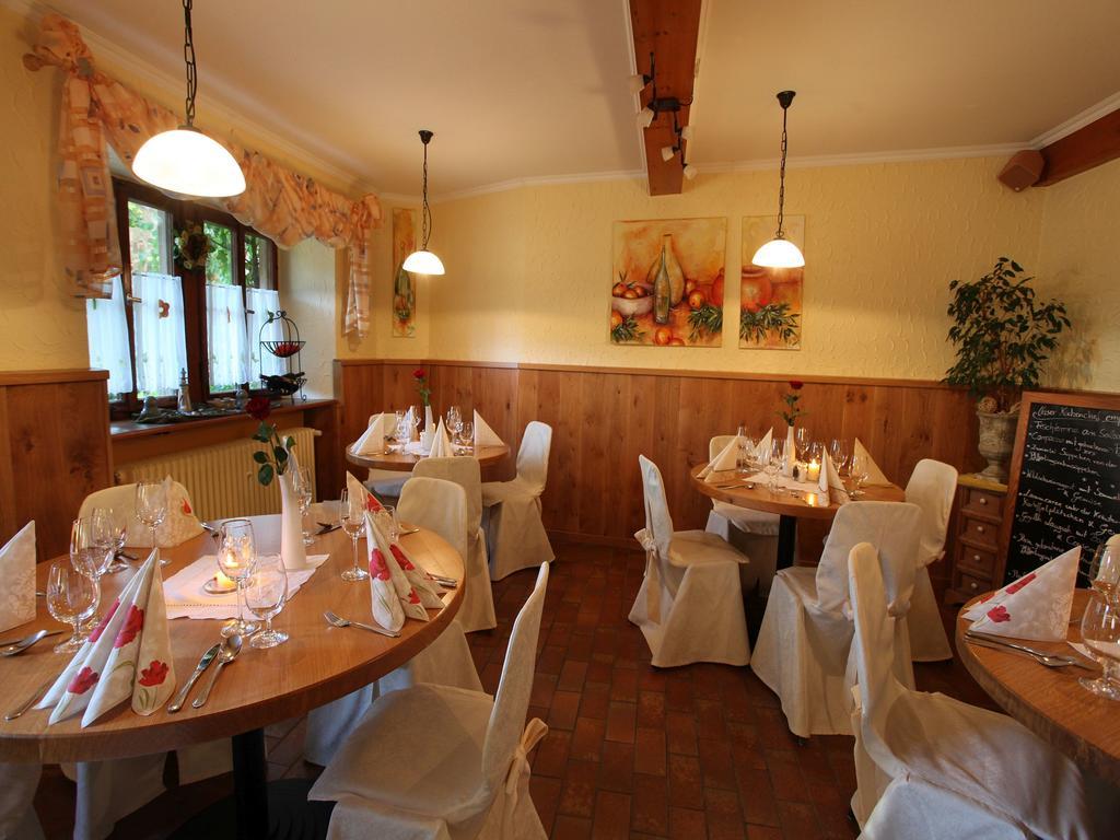 Worners Schloss Weingut & Wellness-Hotel พริคเซนชตัดท์ ภายนอก รูปภาพ