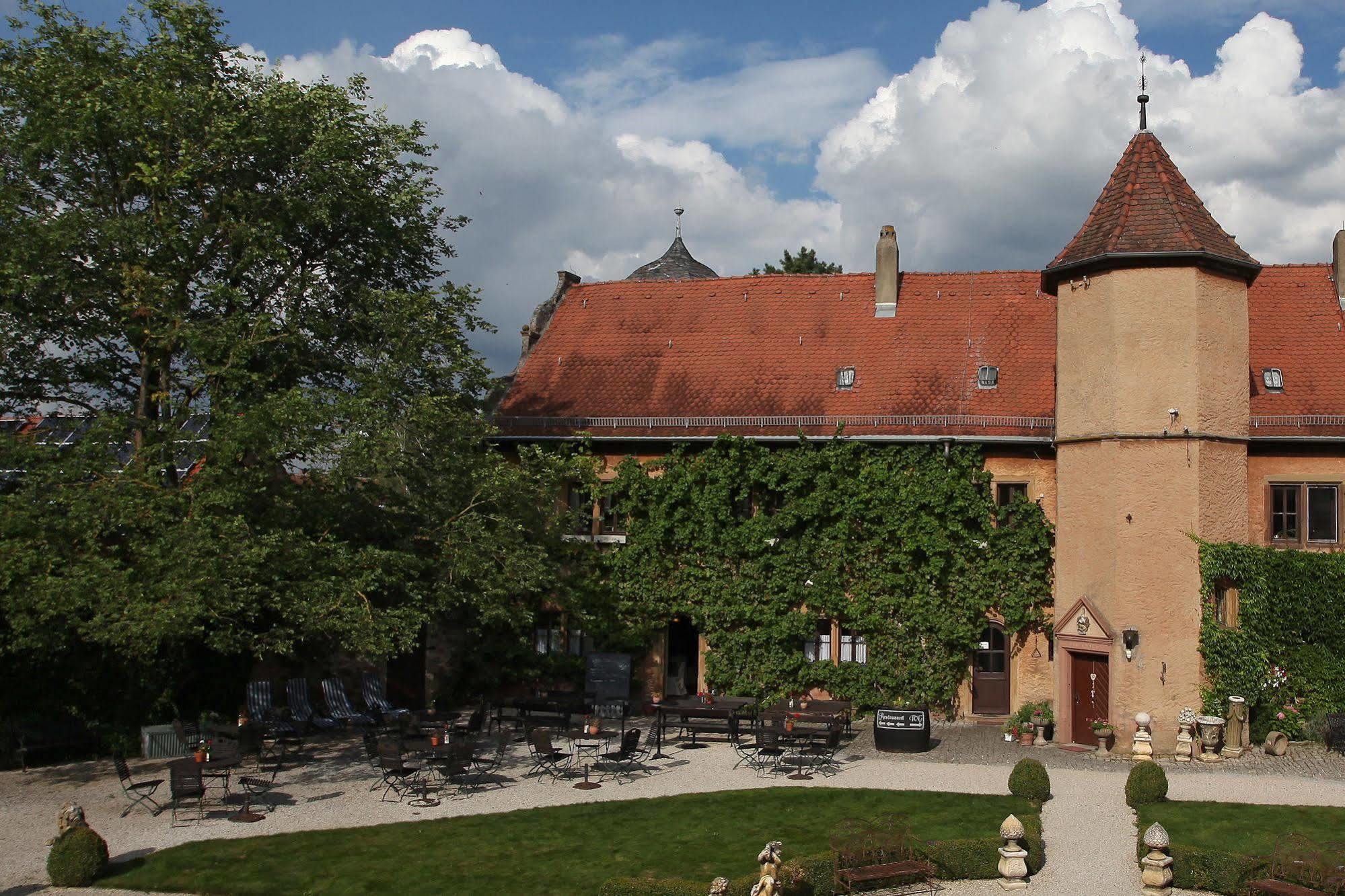 Worners Schloss Weingut & Wellness-Hotel พริคเซนชตัดท์ ภายนอก รูปภาพ