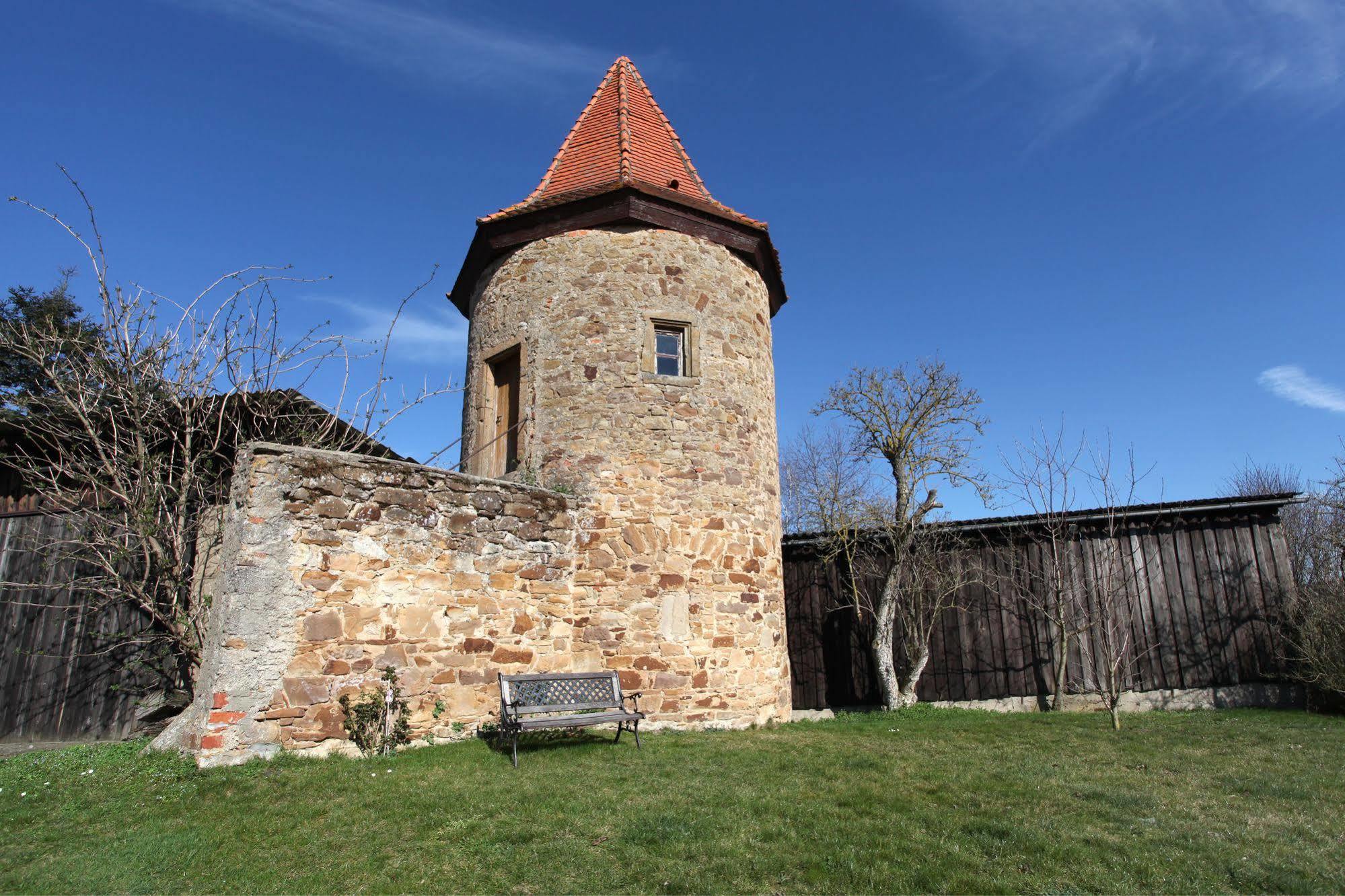 Worners Schloss Weingut & Wellness-Hotel พริคเซนชตัดท์ ภายนอก รูปภาพ